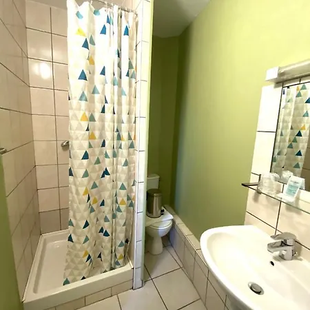 Hotel Le Concorde Clermont-ferrand Le Brezet Aeroport 2*